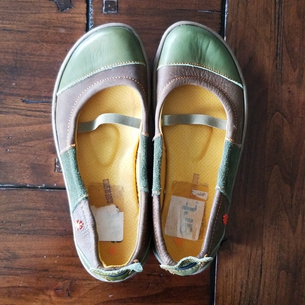 Green ART Super unique cute comphey shoes!